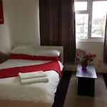 Leslie Road Accommodation
