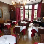 Dillons Hotel