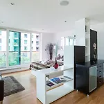 London Eye View Apartment