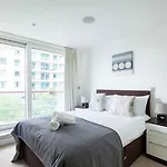 London Eye View Apartment