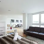 London Eye View Apartment