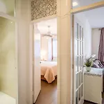 Quality Stylish Flat In Russell Square