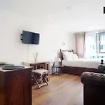 Octavia House Apartment