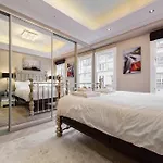 Minories Tower Bridge Apartment