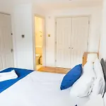 Earls Court Apartment