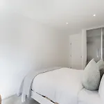 2 Bed Apartment Eagle Court