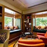 Devonshire Club & Hotel
