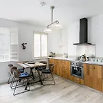Lovely Maisonette - Goodge Street 55