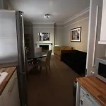 Flat 2 Broad Court