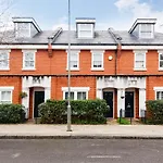 Lovely Putney Family Home By The Thames