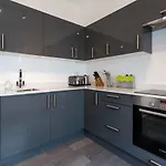 Trendy & Cool London Apartment