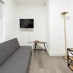 Trendy & Cool London Apartment