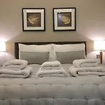 Trafalgar Luxury Suites