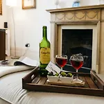 The Chelsea Cathcart Lodge
