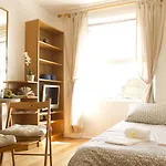 Irwin Apartments At Notting Hill