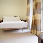 1 Bedroom Apartment In Canary Wharf With Balcony