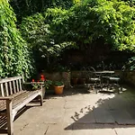 Veeve - Sloane Square Hideaway