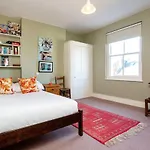 Veeve - East London Elegance
