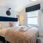 Immaculate Designer Home In Wandsworth