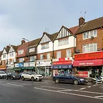 NEW Stunning 3 Bedroom House near Wembley Stadium