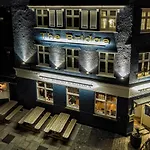 The Bridge Pub & Rooms
