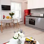 Soho Suites By Indigo Flats