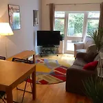 Stylish Apartment In Victoria