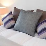 Beautiful One Bedroom Apartment Walking Distance To Paddington And Hyde Park