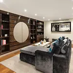 Spectacular Knightsbridge House Harrods 1 minute