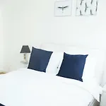 The Holborn Lights - Modern 3Bdr Home With Rooftop Terrace & Garage