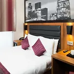 London Court Hotel