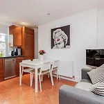 New 2 Bed Apartment In Covent Garden