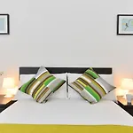 Farringdon Superior Apartments