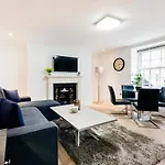 Large Two Bed With Private Entrance And Patio