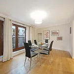 2 Bed Chic Apartment Near Shoreditch & Liverpool St Free Wifi & Parking By City Stay Aparts London