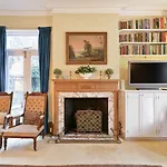 New Gorgeous 5 Bed Victorian House In Hammersmith