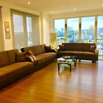 London ExCel 2 Bedrooms River View Apartment