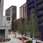 London City Island 3 Bedroom Luxury Apartments, Canary Wharf
