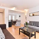 London Bridge City Apartments