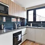 Tower Bridge City Apartments
