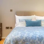Hyde Park Luxe