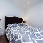 Parkside London Apartment