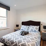 Parkside London Apartment