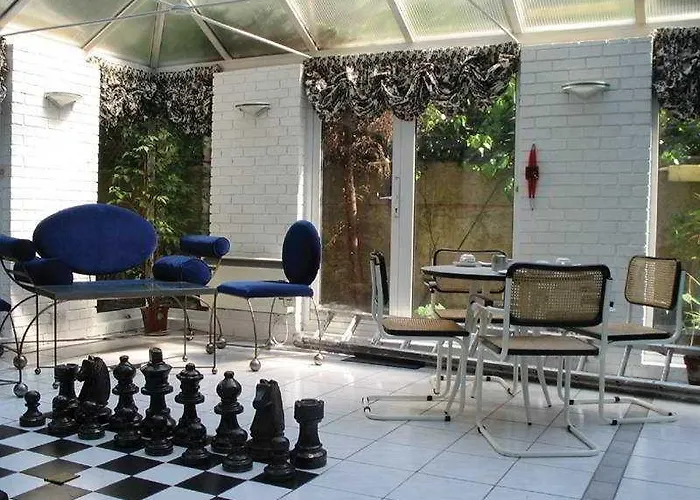 Kensington International Inn