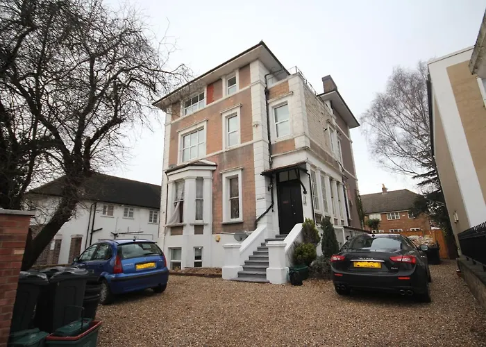 Great West Road Apartments Flat C