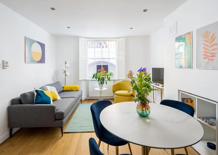 Modern Flat With Patio In Pimlico