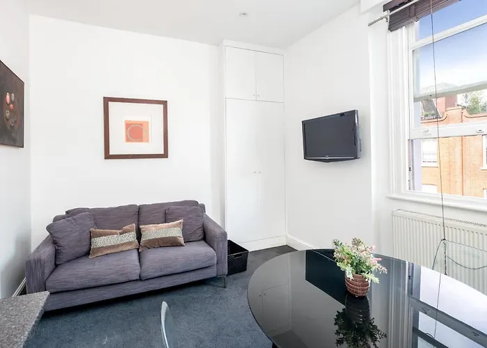 Cosy 1-Bed Flat On King\'S Road In Chelsea, West London