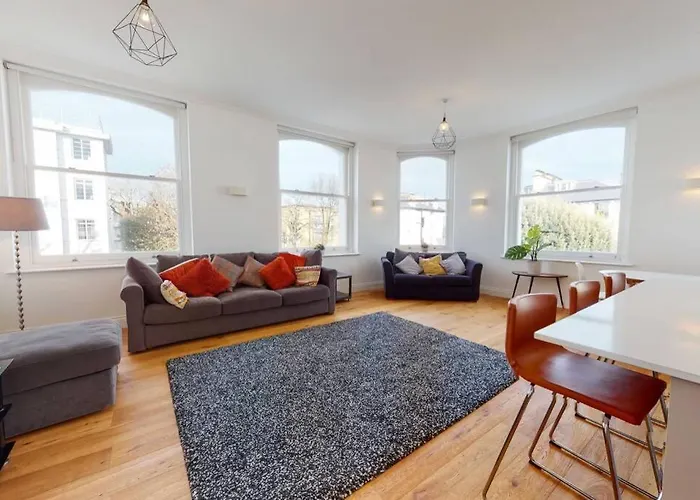 Superb 2 Bed Flat Camden 5 Min Walktube Station