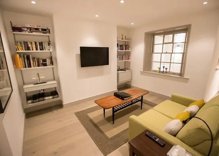 1 Bedroom Flat in Kensington