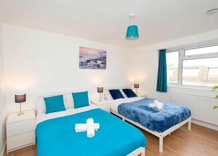 Immaculate 4 beds house close to Excel, O2&Central London